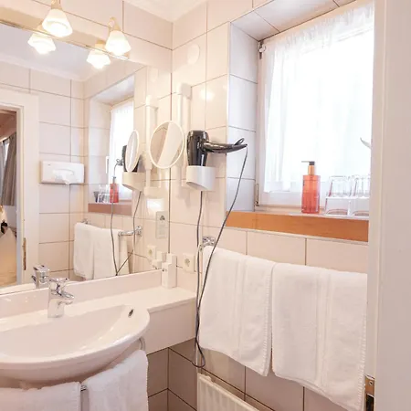 Kristall - Adults Only 4*